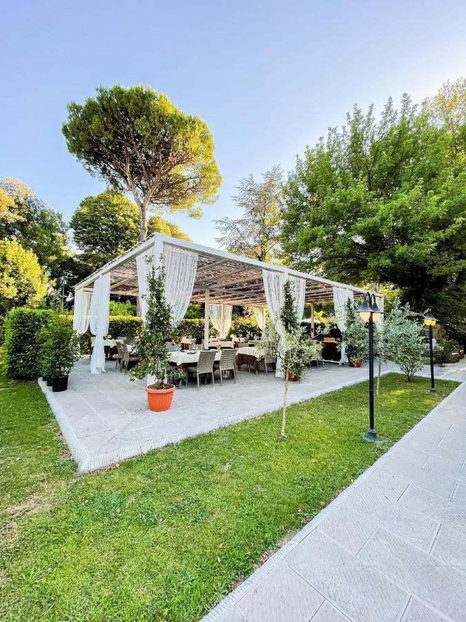Hotel Hambros - Il Parco In Villa Banchieri Lucca Exterior foto